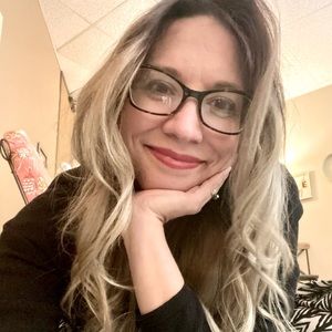 Meet your Posher, Desiree